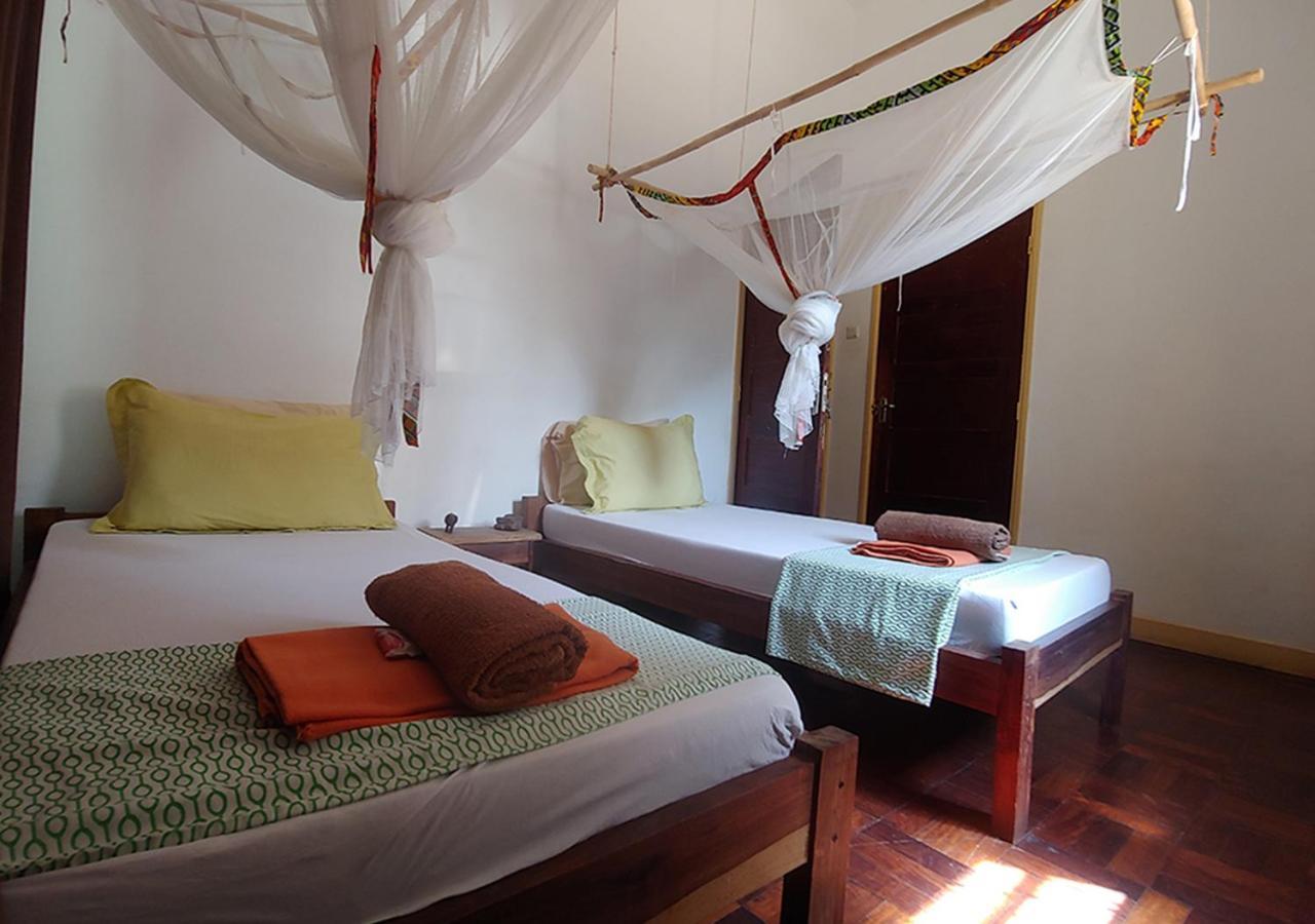 Ruby - Casa De Hospedes - Backpackers Nampula Exterior foto